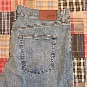L.L. Bean 1912 Classic Denim Straight Leg Jeans 38x30